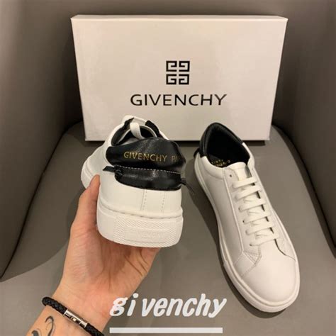 givenchy รองเท้า